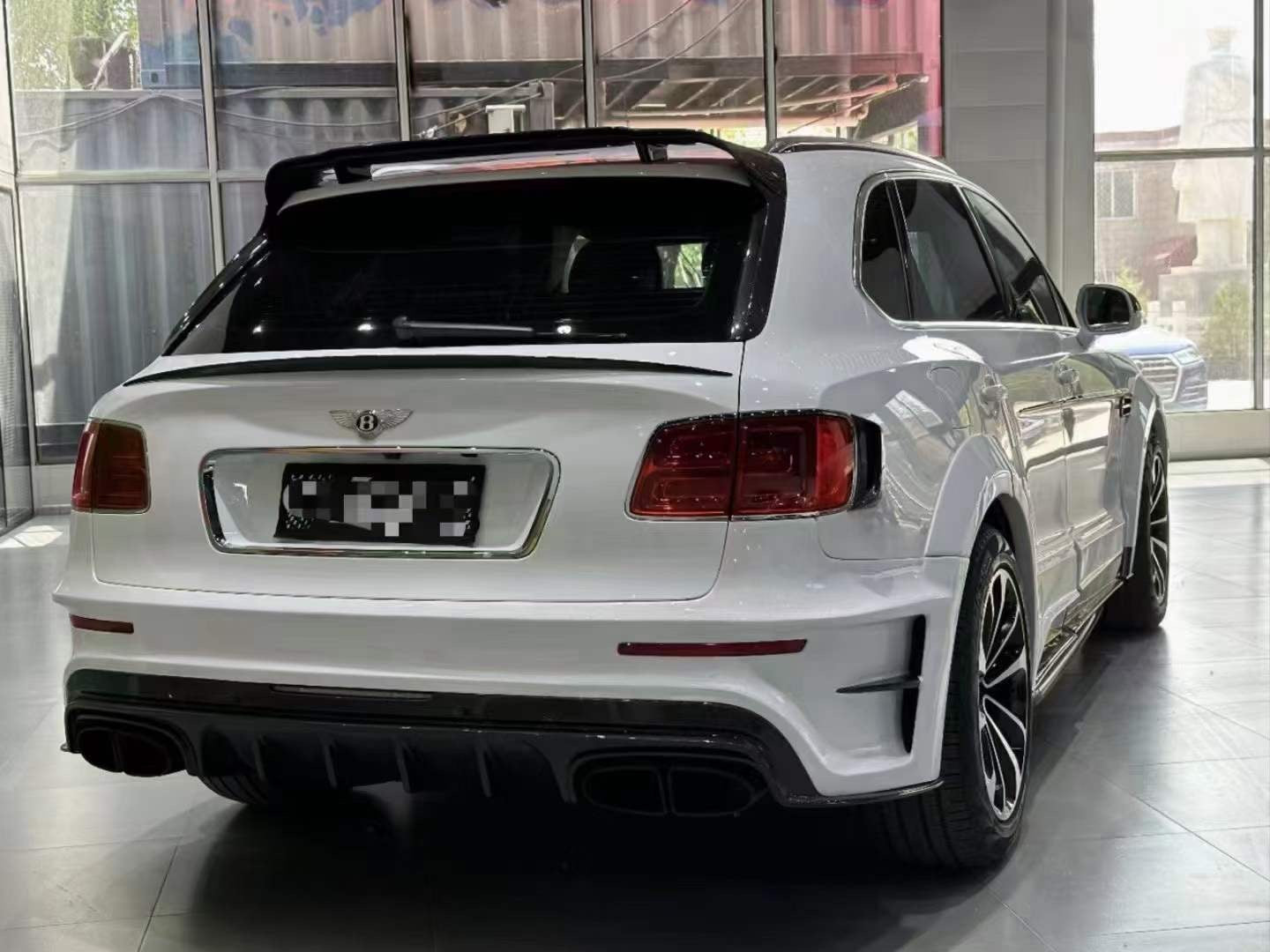 Mansory Carbon Fiber Widebody kit set for Bentley Bentayga