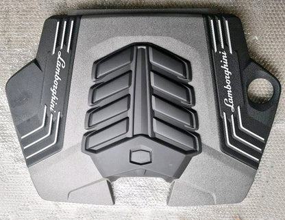 Full carbon engine cover with color accents Lamborghini Urus