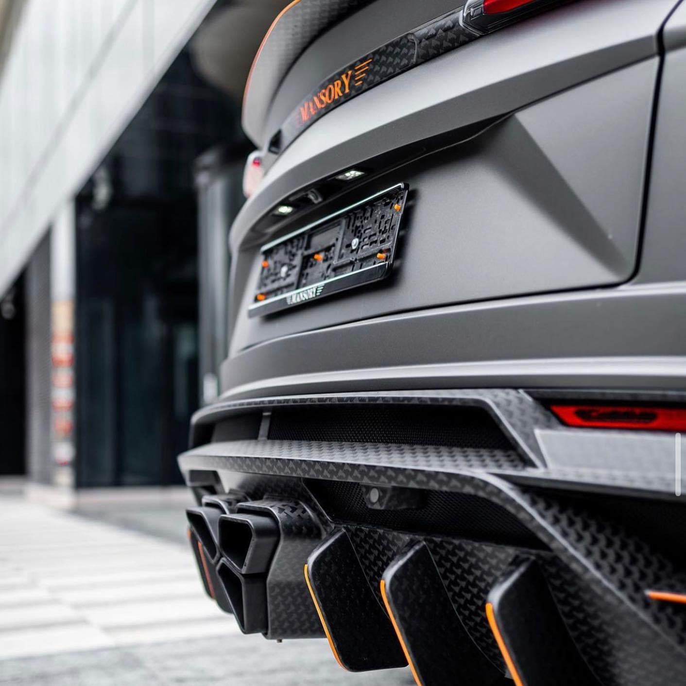 Forged Carbon Fiber  WIDE BODY KIT LAMBORGHINI URUS