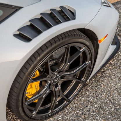 LAMBORGHINI HURACAN NOVARA EDIZIONE AERO FRONT FENDERS W/INTEGRATED VENTS AND SPLASH SHIELDS (2X2 GLOSS CARBON)