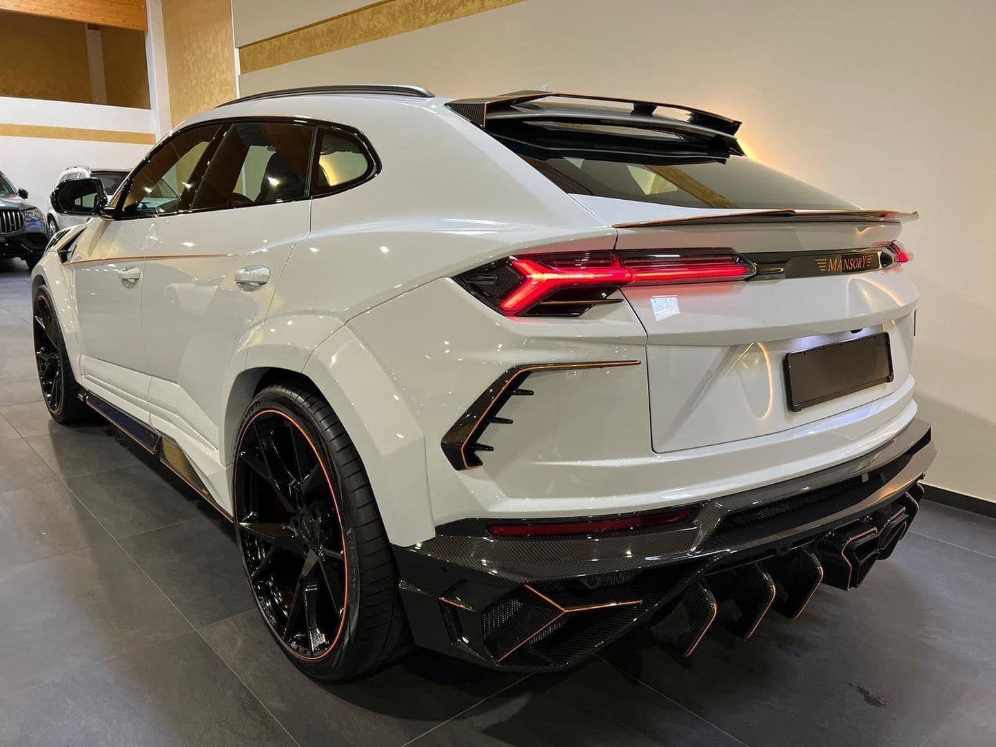 Forged Carbon Fiber  WIDE BODY KIT LAMBORGHINI URUS