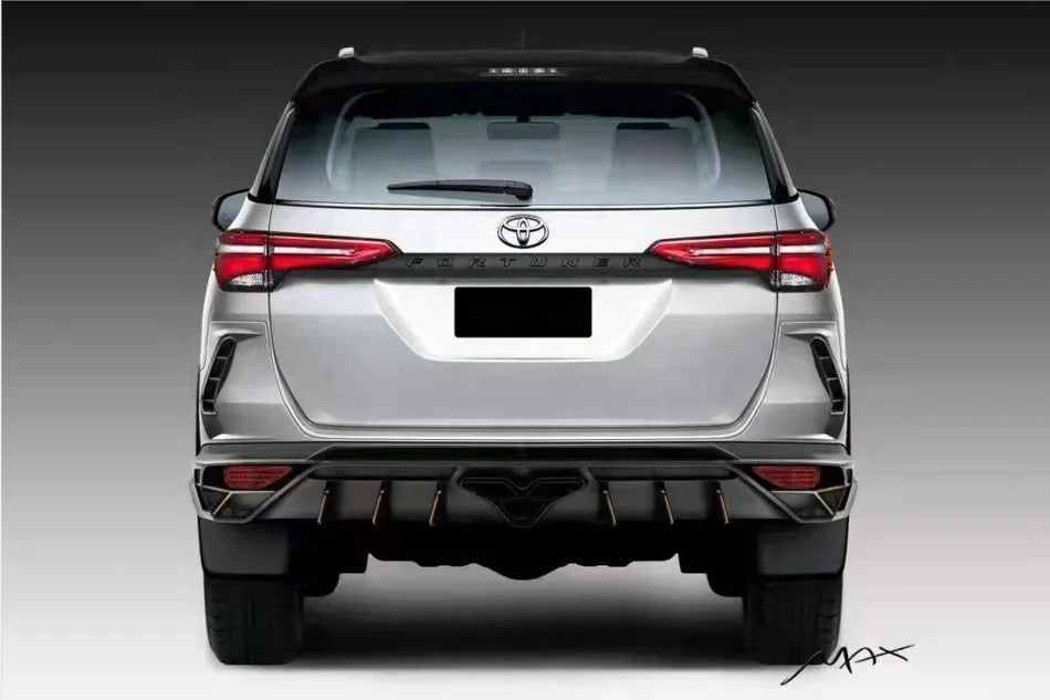 Toyota Fortuner 2016-21 Conversion To Lamborghini Urus style