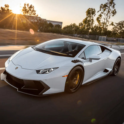 LAMBORGHINI HURACAN NOVARA EDIZIONE AERO FRONT FENDERS W/INTEGRATED VENTS AND SPLASH SHIELDS (2X2 GLOSS CARBON)