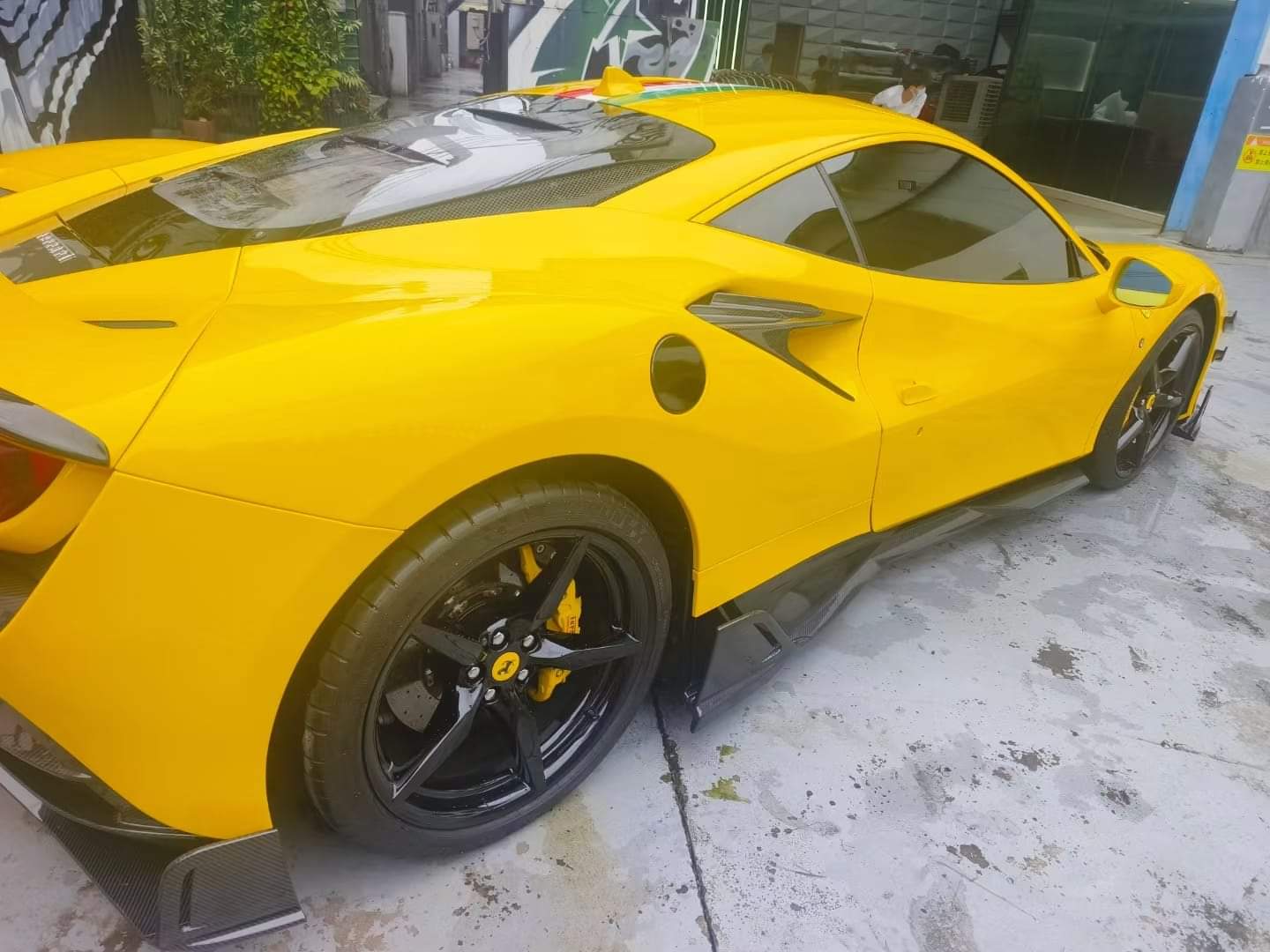 Ferrari F8 upgraded M style body kit, dry carbon fiber material